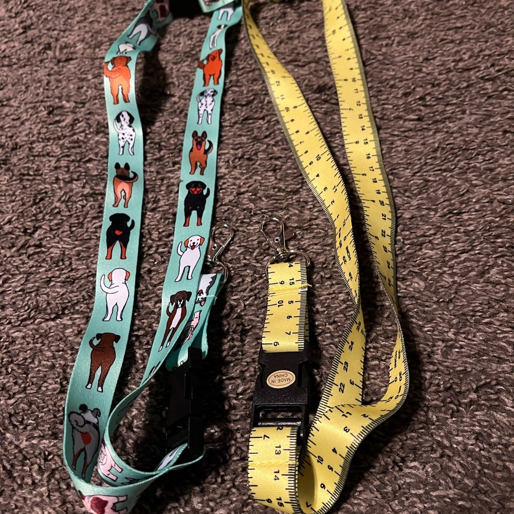 Set 2 lanyards for many uses! Dogs and measuring tape, very appropriate 😉